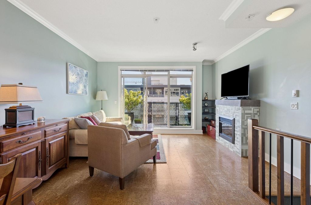 22 728 W 14th ST North Vancouver North Vancouver For Sale, R3048349 ...