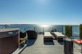 15365 Victoria AVE White Rock, White Rock Apartments for sale, MLS® R2975817