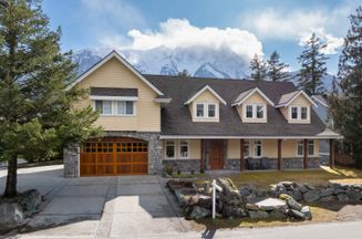 1719 Pinewood DR Pemberton, Pemberton Apartments for sale, MLS® R2978171