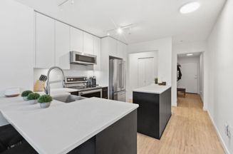 300 137 E 1st ST North Vancouver, North Vancouver Apartments for sale, MLS® R2973881