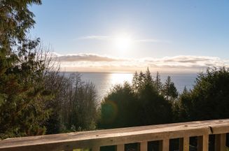 7949 Redrooffs RD Halfmoon Bay, Halfmoon Bay Apartments for sale, MLS® R2952484