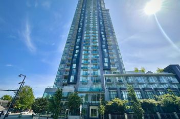 1007 13438 Central AVE Surrey, Surrey Apartments for sale, MLS® R3014475