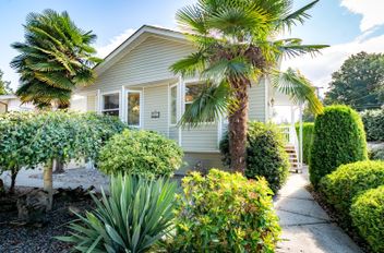 101 4510 Sunshine Coast HWY Sechelt, Sechelt Apartments for sale, MLS® R2919439