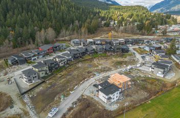 1016 Phare Crescent Pemberton, Pemberton Apartments for sale, MLS® R2949316