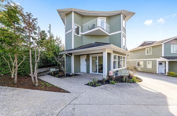 102 624 Shaw RD Gibsons, Gibsons Apartments for sale, MLS® R2983400