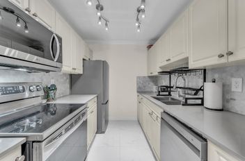 102 9682 134 ST Surrey, Surrey Apartments for sale, MLS® R3024918