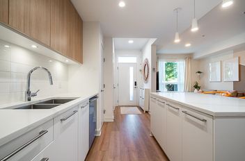 103 2035 Glenaire DR North Vancouver, North Vancouver Apartments for sale, MLS® R3083367