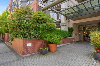 103 2228 Marstrand AVE Vancouver, Vancouver Apartments for sale, MLS® R3013776