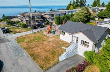 1033 Cypress ST White Rock, White Rock Apartments for sale, MLS® R3032558