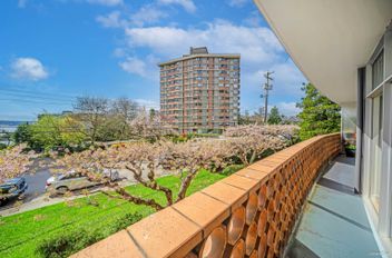 104 2135 Argyle AVE West Vancouver, West Vancouver Apartments for sale, MLS® R2996072