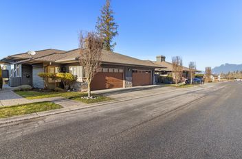 104 51096 Falls CT Chilliwack, Chilliwack Apartments for sale, MLS® R2980589