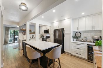108 1950 Cedar Village Crescent North Vancouver, North Vancouver Apartments for sale, MLS® R3035918