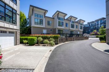 11 9989 E Barnston DR Surrey, Surrey Apartments for sale, MLS® R3020909