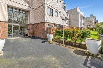 110 2357 Whyte AVE Port Coquitlam, Port Coquitlam Apartments for sale, MLS® R2990528