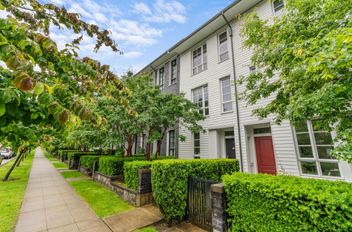 110 548 Foster AVE Coquitlam, Coquitlam Apartments for sale, MLS® R3010297