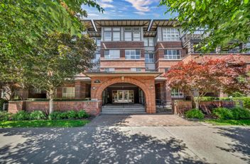111 6815 188 ST Surrey, Surrey Apartments for sale, MLS® R2958010