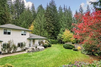 1270 Reed RD Gibsons, Gibsons Apartments for sale, MLS® R2943339