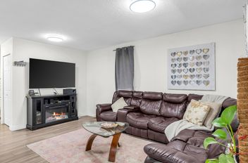 13504 79a AVE Surrey, Surrey Apartments for sale, MLS® R3013048
