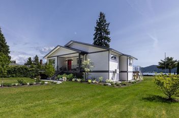 1376 Burns RD Gibsons, Gibsons Apartments for sale, MLS® R3001913