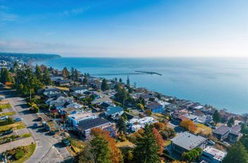14533 Magdalen AVE White Rock, White Rock Apartments for sale, MLS® R2990571