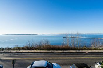 15233 Marine DR White Rock, White Rock Apartments for sale, MLS® R2960727