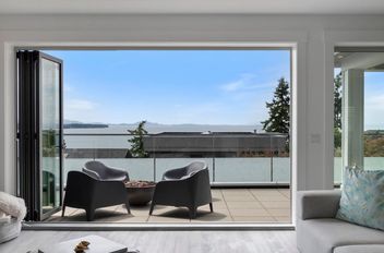 15374 Royal AVE White Rock, White Rock Apartments for sale, MLS® R3011702