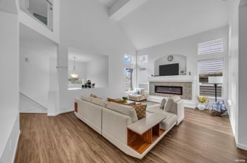 15473 Rosemary Heights Crescent Surrey, Surrey Apartments for sale, MLS® R2959994