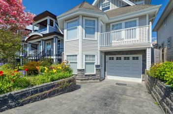 15521 Goggs AVE White Rock, White Rock Apartments for sale, MLS® R2997140