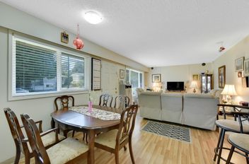 15835 Russell AVE White Rock, White Rock Apartments for sale, MLS® R2957357