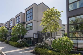 17 14820 Buena Vista AVE White Rock, White Rock Apartments for sale, MLS® R3004702