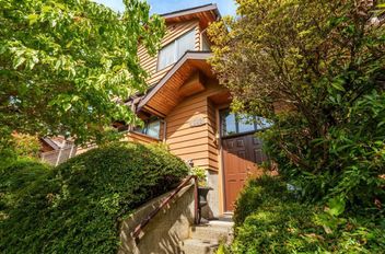 1842 Chesterfield AVE North Vancouver, North Vancouver Apartments for sale, MLS® R3028272