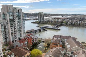 1903 1 Renaissance Square New Westminster, New Westminster Apartments for sale, MLS® R2984931