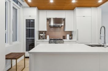 202 6691 Nelson AVE West Vancouver, West Vancouver Apartments for sale, MLS® R3069749