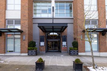 204 15152 Russell AVE White Rock, White Rock Apartments for sale, MLS® R3000737