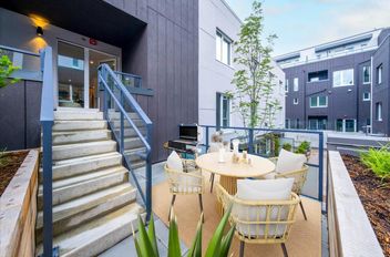 205 2075 E 1st AVE Vancouver, Vancouver Apartments for sale, MLS® R3024610