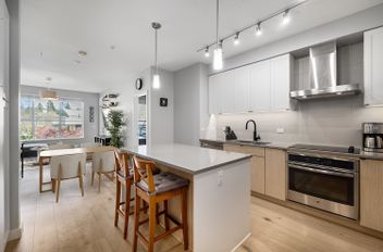 207 3205 Mountain HWY North Vancouver, North Vancouver Apartments for sale, MLS® R3005620