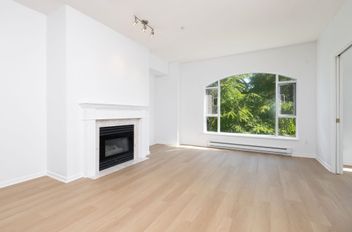 208 5262 Oakmount Crescent Burnaby, Burnaby Apartments for sale, MLS® R3031881