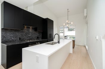 210 650 E 2nd ST North Vancouver, North Vancouver Apartments for sale, MLS® R3006686