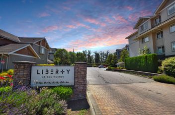 211 19388 65 AVE Surrey, Surrey Apartments for sale, MLS® R3028886