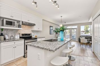 211 7908 Graham AVE Burnaby, Burnaby Apartments for sale, MLS® R2977049