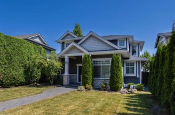 2202 Madrona PL Surrey, Surrey Apartments for sale, MLS® R2968098
