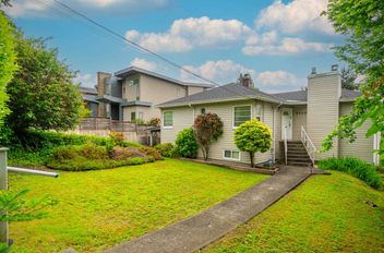 2354 Mathers AVE West Vancouver, West Vancouver Apartments for sale, MLS® R3012756