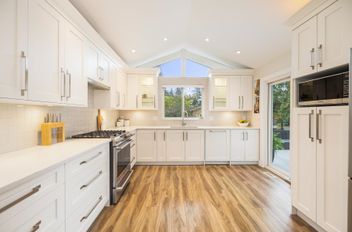 2511 Boswell AVE North Vancouver, North Vancouver Apartments for sale, MLS® R3117606
