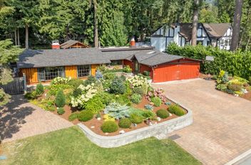 2540 Boswell AVE North Vancouver, North Vancouver Apartments for sale, MLS® R3108336