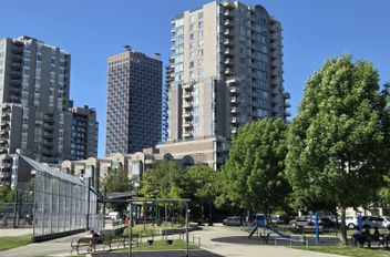 301 5189 Gaston ST Vancouver, Vancouver Apartments for sale, MLS® R3021288