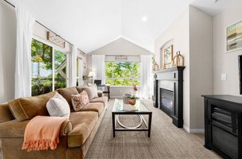 303 365 E 1st ST North Vancouver, North Vancouver Apartments for sale, MLS® R3119549
