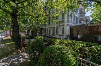 305 13226 104 AVE Surrey, Surrey Apartments for sale, MLS® R2904143