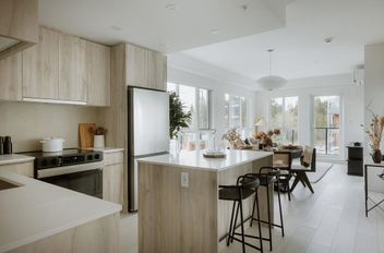 305 3594 Malsum DR North Vancouver, North Vancouver Apartments for sale, MLS® R3051274