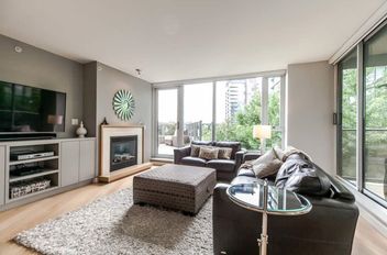 305 8 Smithe Mews Vancouver, Vancouver Apartments for sale, MLS® R3001108