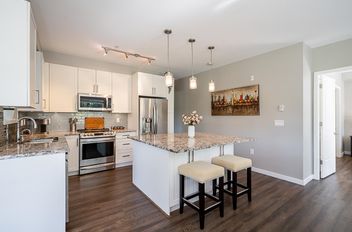 307 6490 194 ST Surrey, Surrey Apartments for sale, MLS® R3008401